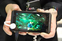 LG Optimus 3D 05