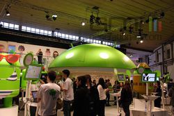 MWC Android stand 01