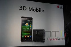 MWC conf LG Optimus 3D 02