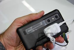 LG Optimus 3D 01
