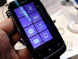 Nokia Lumia 610 02