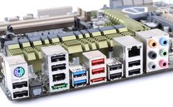 Asus Sabertooth 990FX arrière