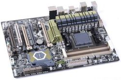 Asus Sabertooth 990FX avant