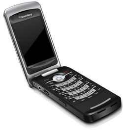 Blackberry Flip 8220 02