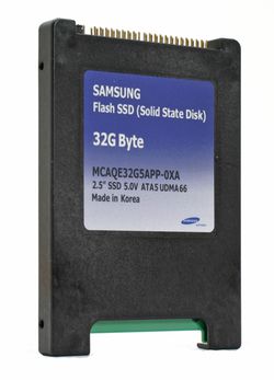 disque dur ssd Samsung 32 Go MCAQE32G5APP 0XA 4751 IMG5447s