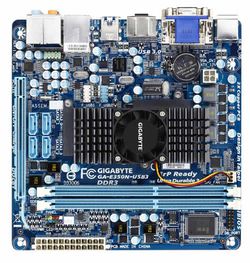 Gigabyte GA-E350N-USB3 dessus