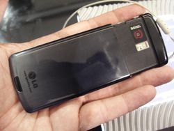 MWC 2008 LG KF510 04