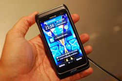 Nokia E7 01