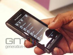 Sony Ericsson idou 04