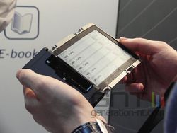 MWC 2008 Polymer Vision Readius 03
