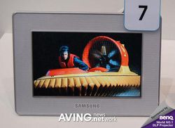 Samsung SPF 72V vue 3