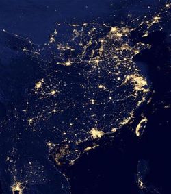 Terra_observe_de_nuit_Suomi-GNT_c
